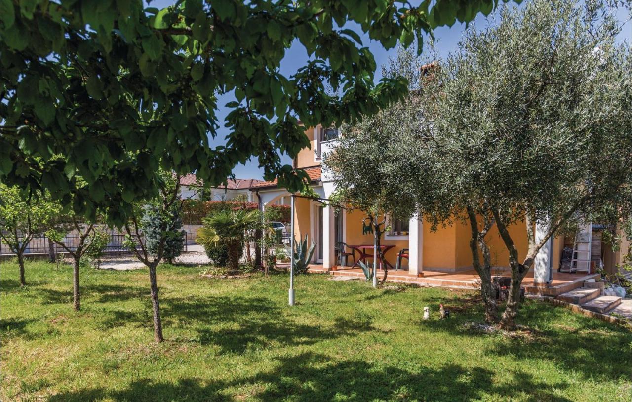 Nice Apartment In Kastel With Kitchen Екстер'єр фото