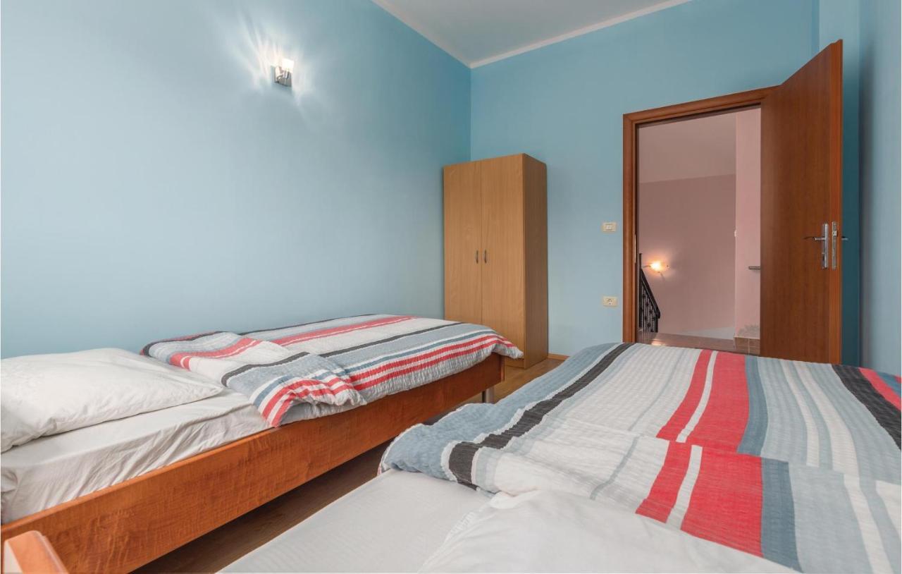 Nice Apartment In Kastel With Kitchen Екстер'єр фото