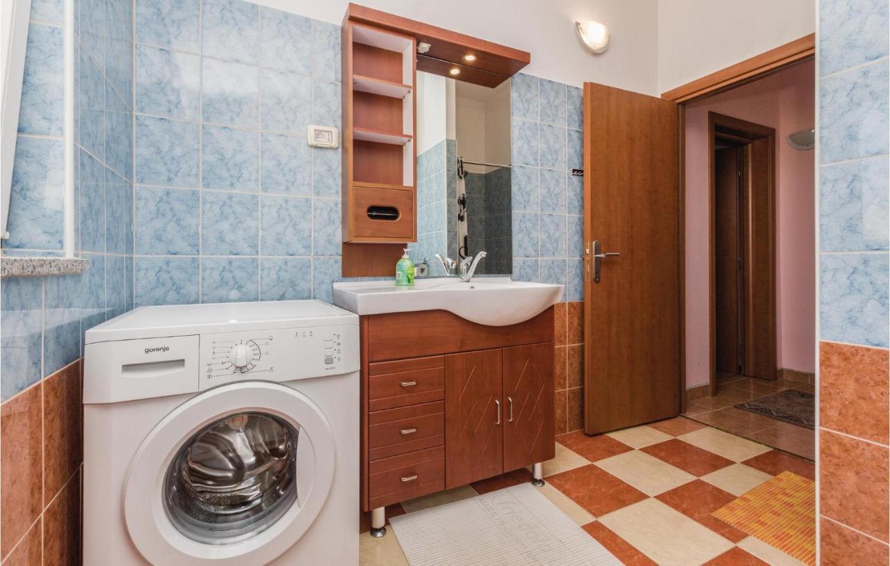 Nice Apartment In Kastel With Kitchen Екстер'єр фото