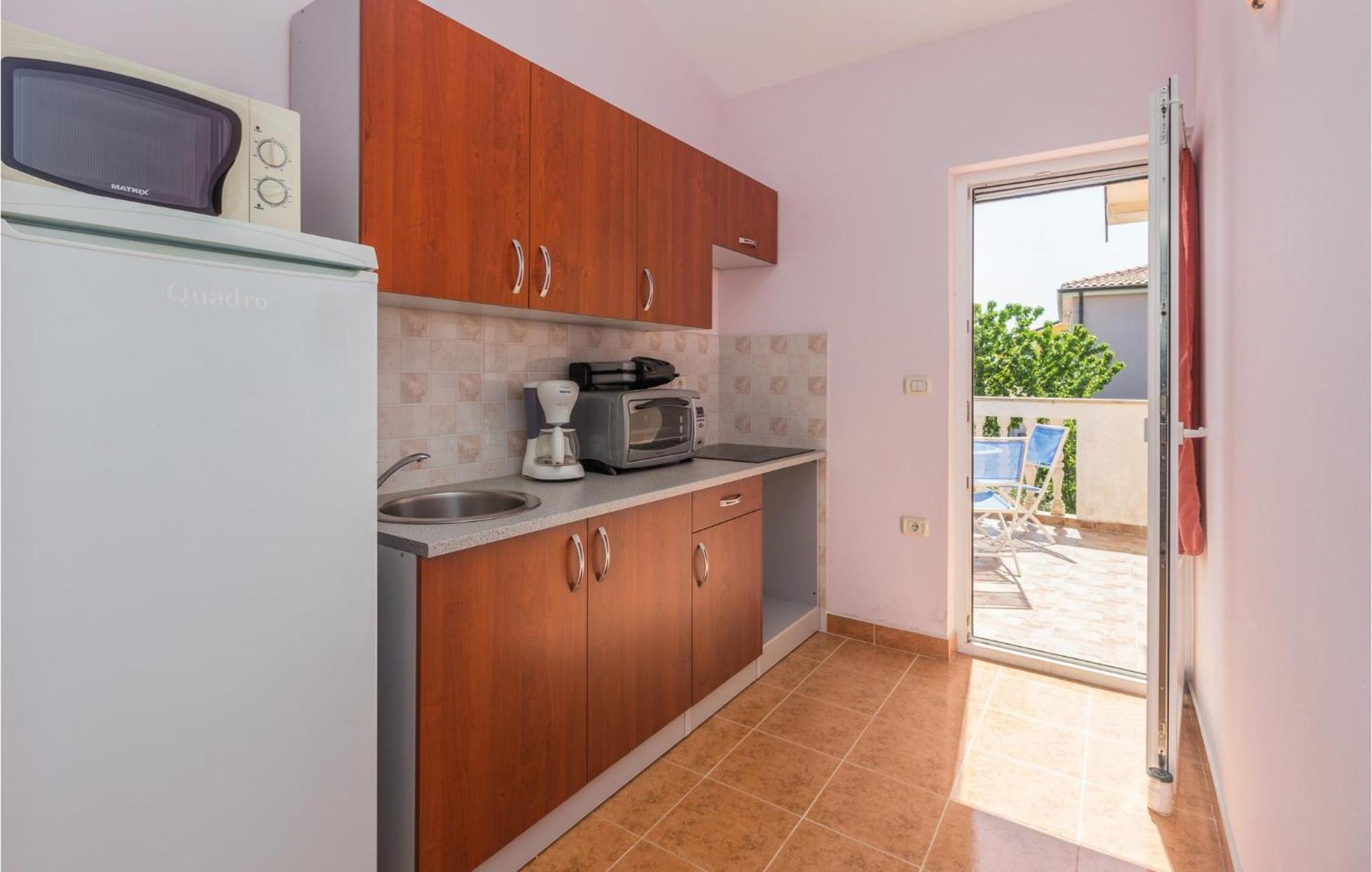 Nice Apartment In Kastel With Kitchen Екстер'єр фото