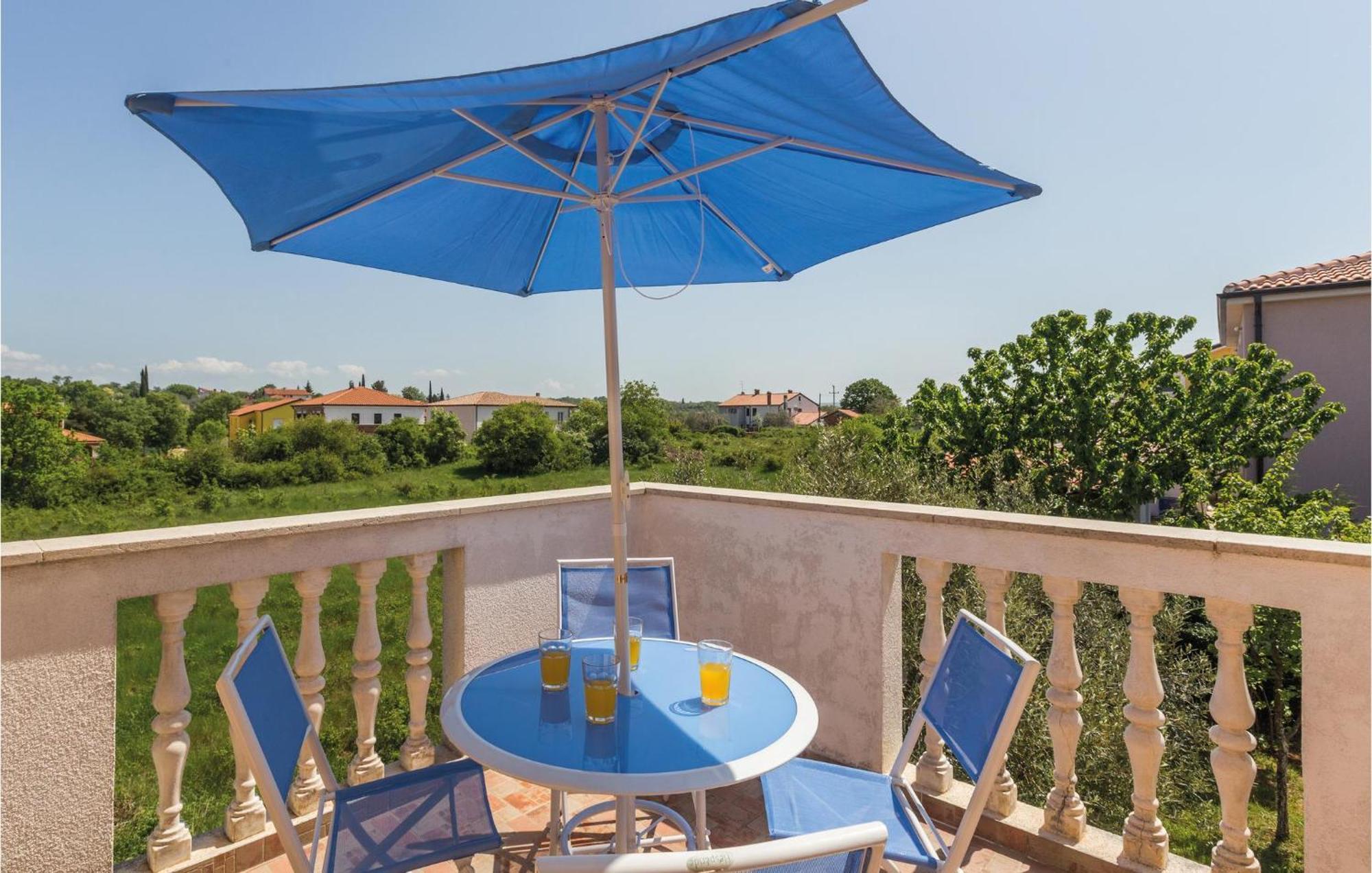 Nice Apartment In Kastel With Kitchen Екстер'єр фото